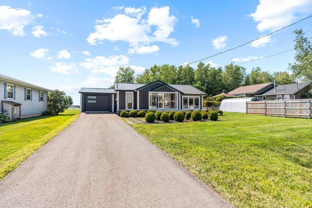 Waterfront Cottage "The Dream" With Private Hot Tub Shediac Exterior foto